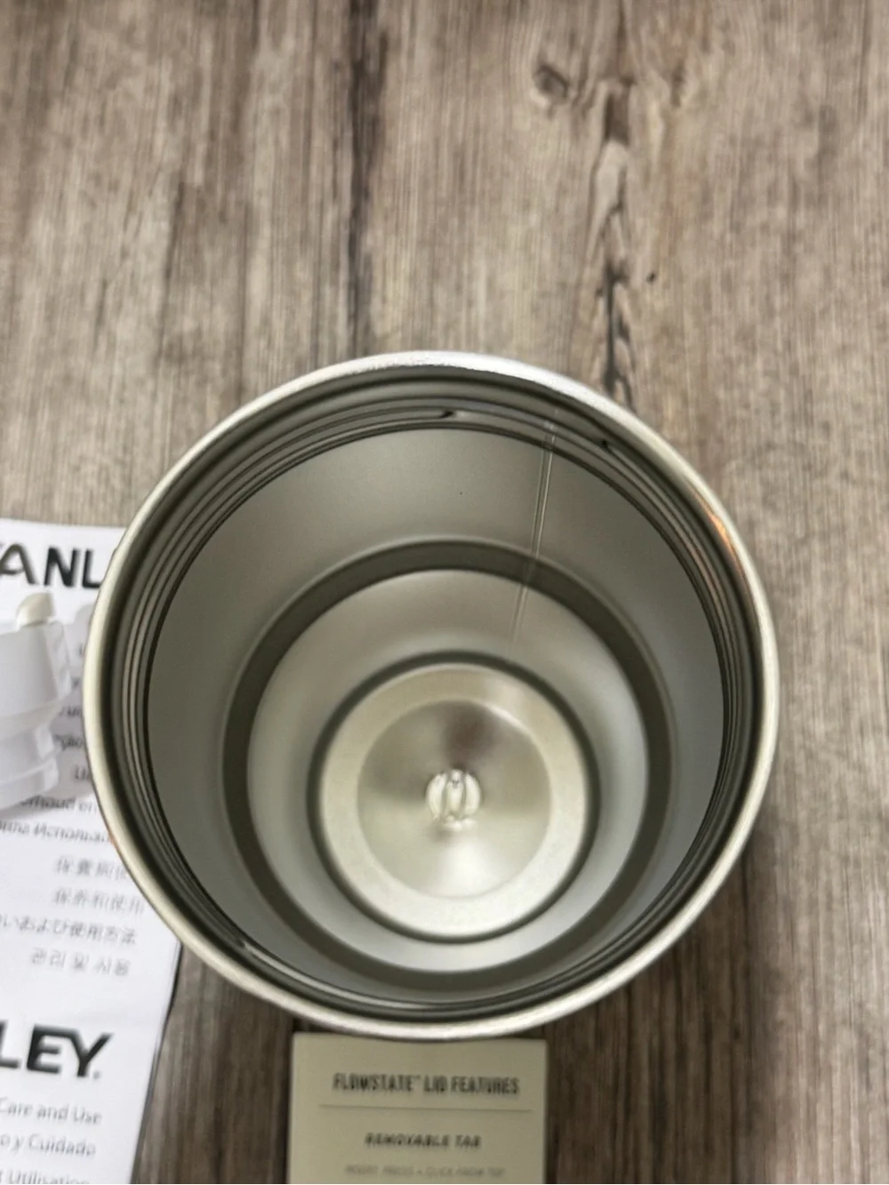 Stanley Quencher Tumbler in White 20 oz - Picture 7 of 8
